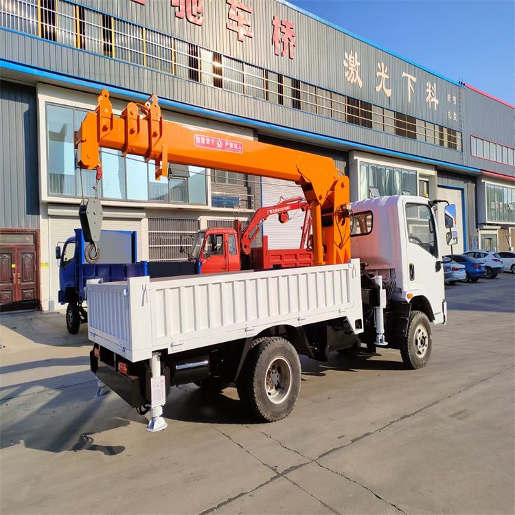 浏阳市三轮随车吊定制 农用改装机自备吊中瑞长期出售